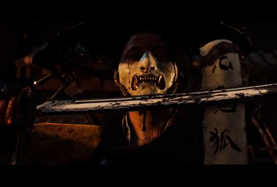 Atsu wiping her blade against her arm in Ghost of Yotei.